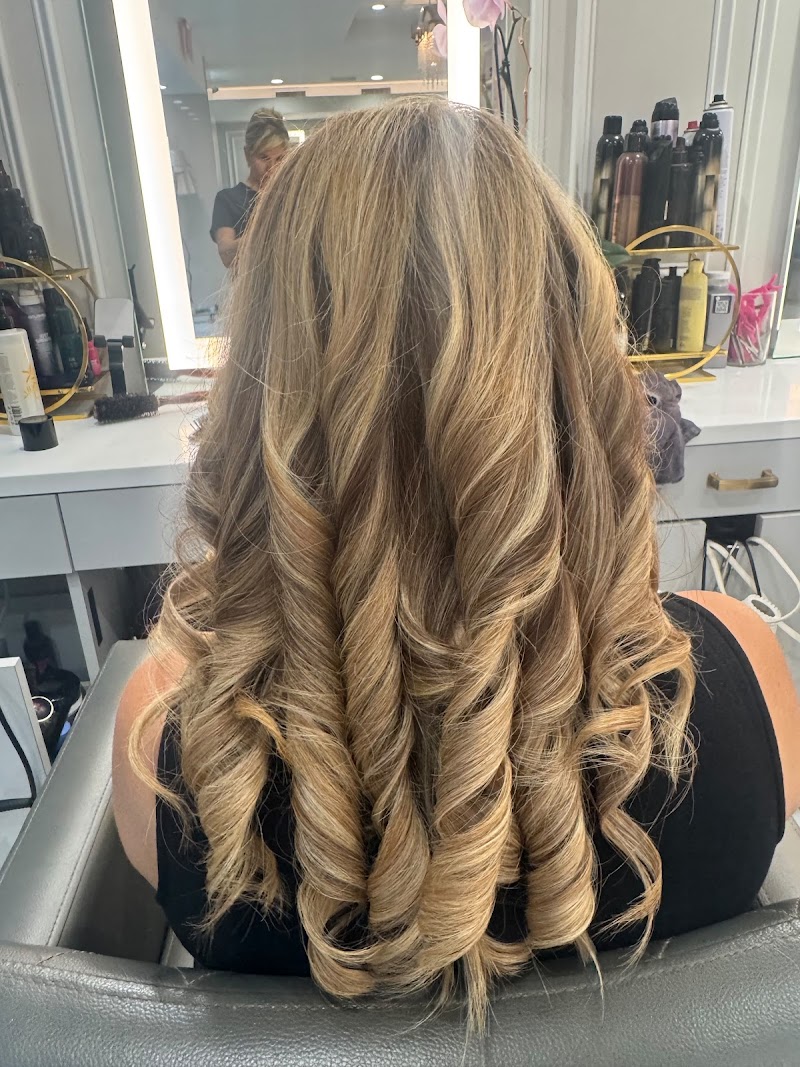 Bon Bon Salon